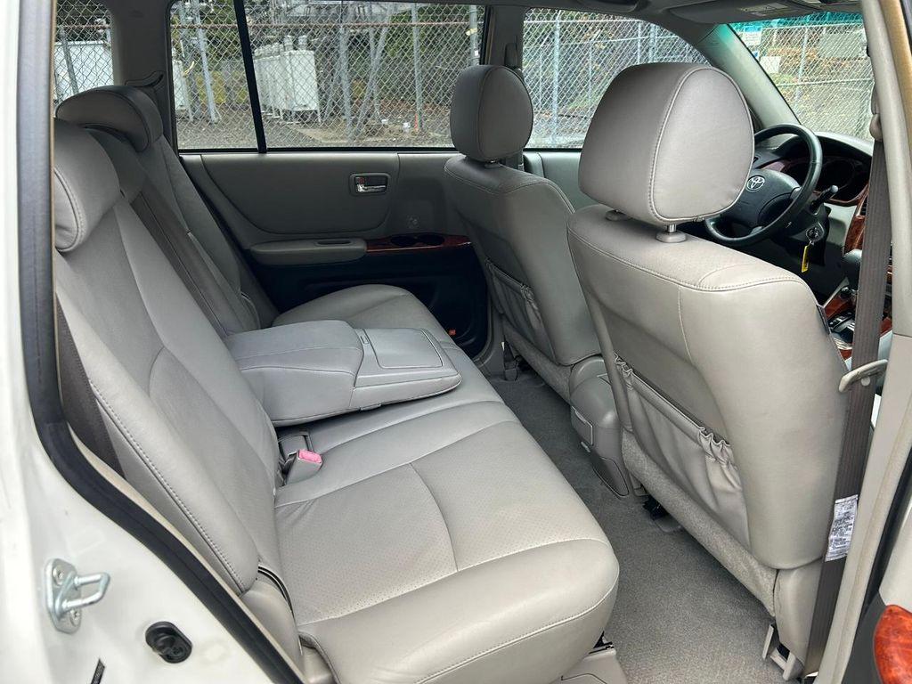 used 2007 Toyota Highlander Hybrid car, priced at $13,950