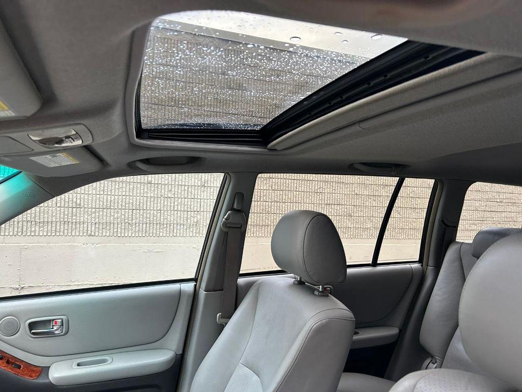 used 2007 Toyota Highlander Hybrid car, priced at $13,950