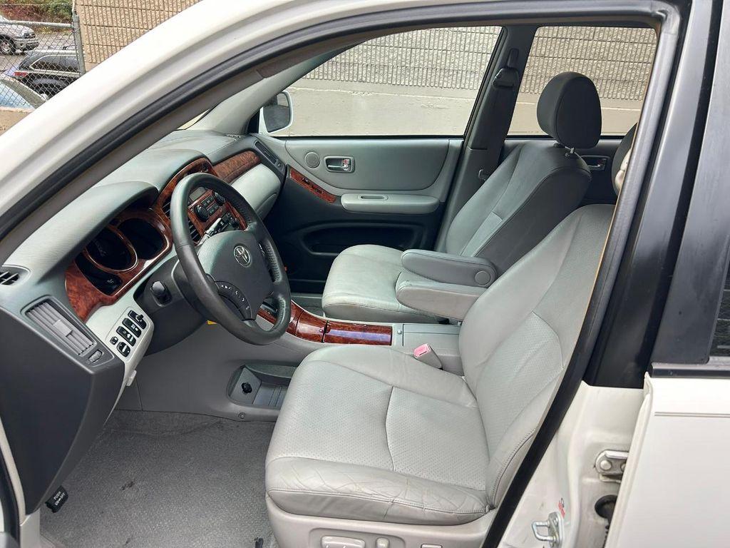 used 2007 Toyota Highlander Hybrid car, priced at $13,950