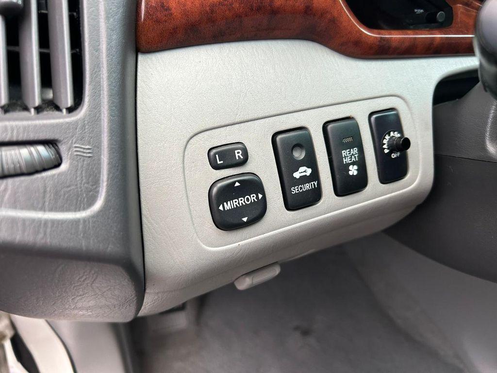 used 2007 Toyota Highlander Hybrid car, priced at $13,950