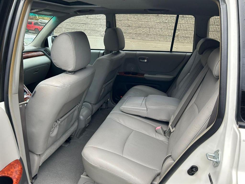 used 2007 Toyota Highlander Hybrid car, priced at $13,950