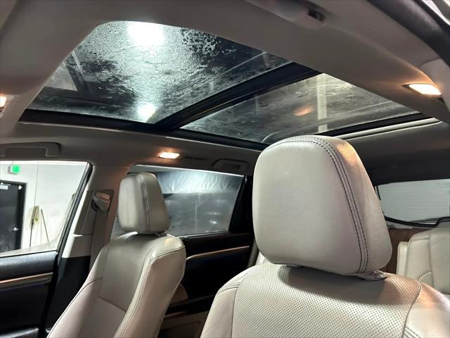 used 2017 Toyota Highlander Hybrid car, priced at $25,995