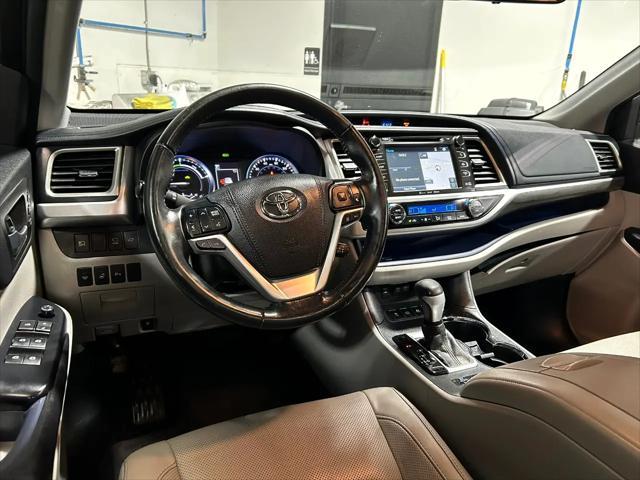 used 2017 Toyota Highlander Hybrid car, priced at $25,995
