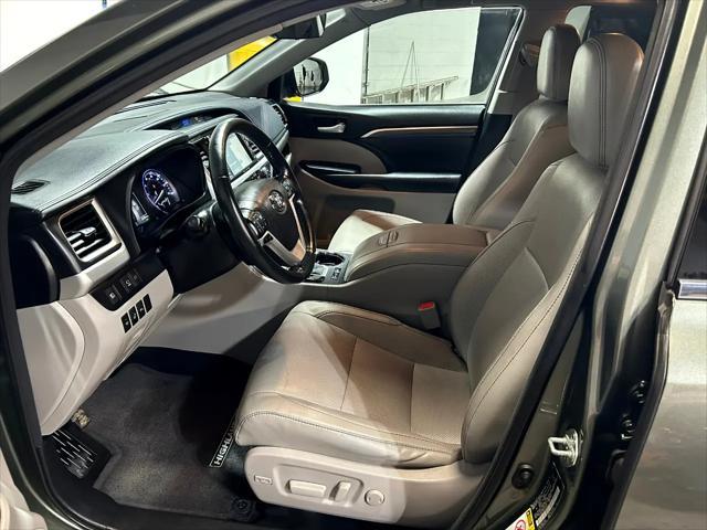 used 2017 Toyota Highlander Hybrid car, priced at $25,995