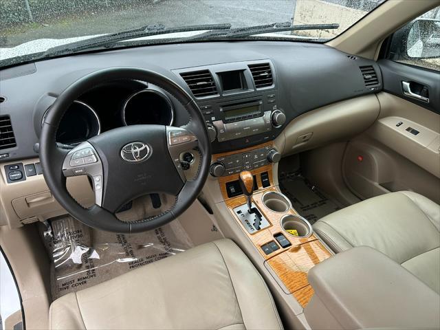 used 2008 Toyota Highlander Hybrid car, priced at $8,950