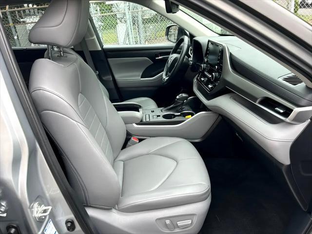 used 2021 Toyota Highlander Hybrid car, priced at $32,950