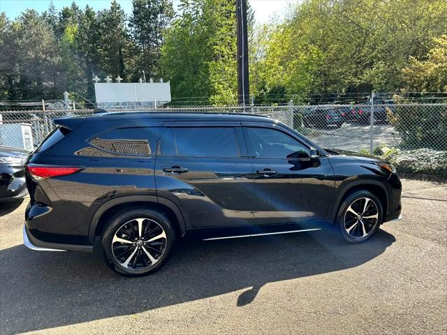 used 2021 Toyota Highlander car, priced at $35,995
