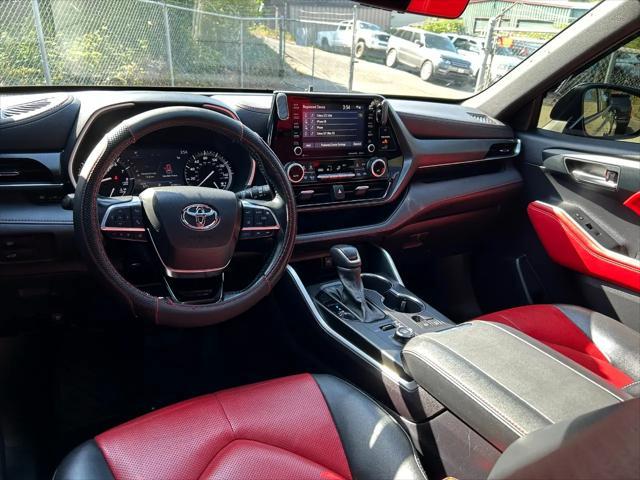used 2021 Toyota Highlander car, priced at $35,995