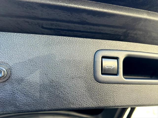 used 2021 Toyota Highlander car, priced at $35,995