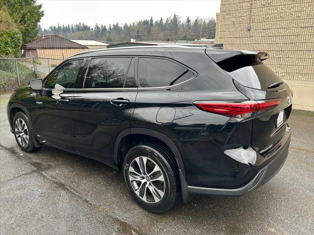 used 2021 Toyota Highlander Hybrid car, priced at $36,995