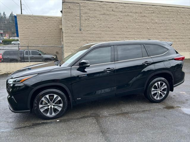 used 2021 Toyota Highlander Hybrid car, priced at $36,995