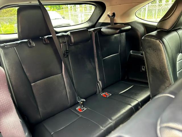 used 2021 Toyota Highlander Hybrid car, priced at $31,950