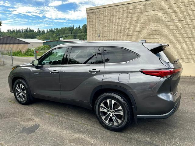 used 2021 Toyota Highlander Hybrid car, priced at $31,950