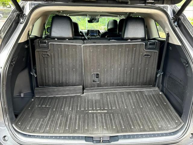 used 2021 Toyota Highlander Hybrid car, priced at $31,950