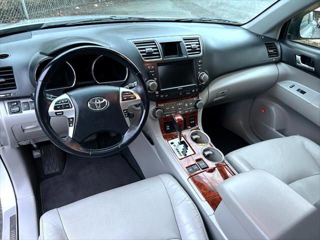 used 2012 Toyota Highlander Hybrid car, priced at $19,995