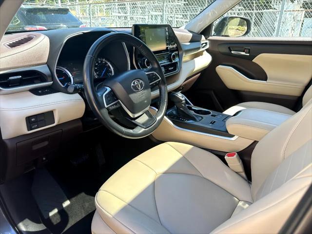 used 2022 Toyota Highlander Hybrid car, priced at $38,995