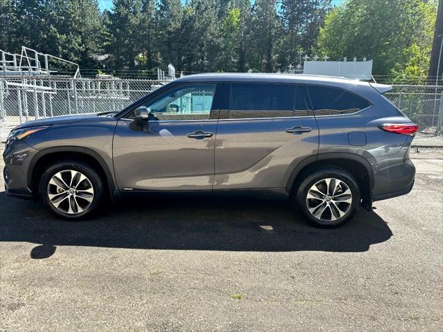 used 2022 Toyota Highlander Hybrid car, priced at $38,995