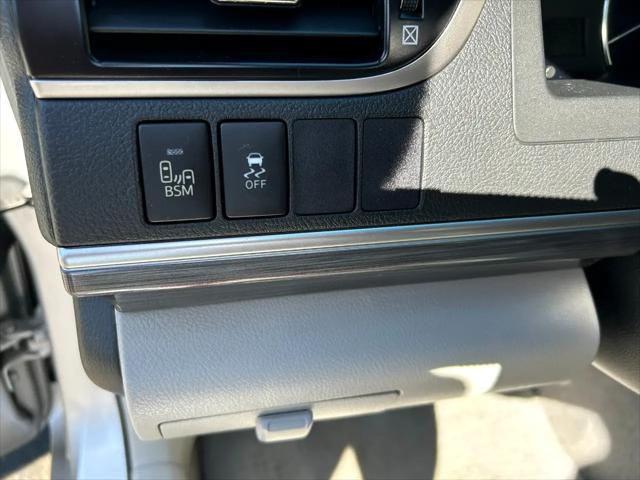 used 2012 Toyota Camry Hybrid car, priced at $14,950