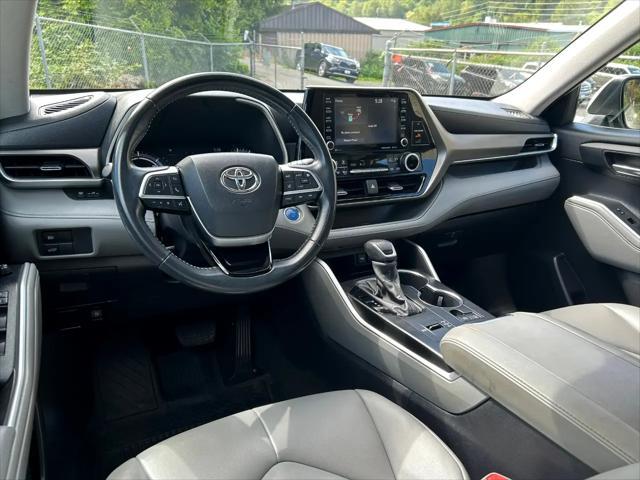 used 2021 Toyota Highlander Hybrid car, priced at $37,995