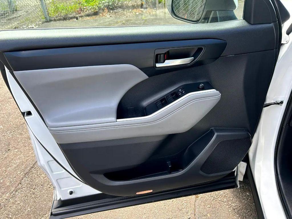 used 2021 Toyota Highlander Hybrid car, priced at $36,995