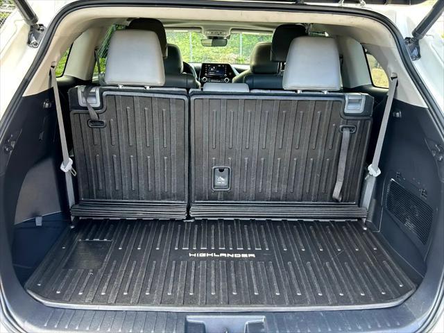 used 2021 Toyota Highlander Hybrid car, priced at $37,995