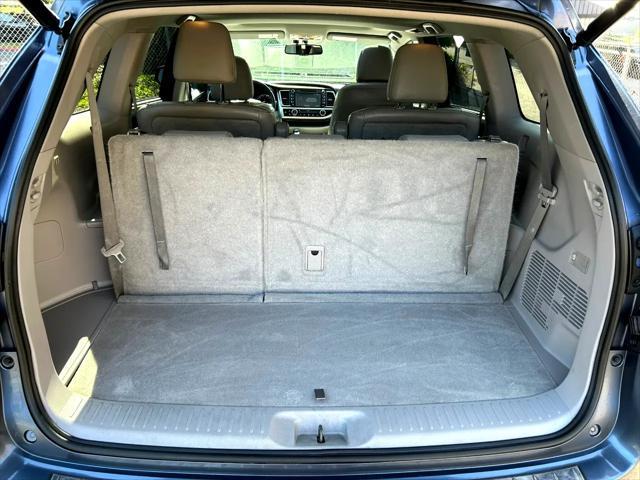 used 2015 Toyota Highlander Hybrid car, priced at $26,950