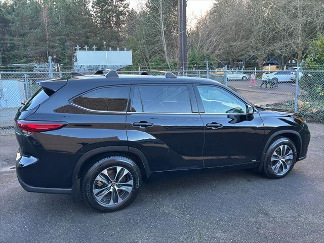 used 2022 Toyota Highlander Hybrid car, priced at $34,995