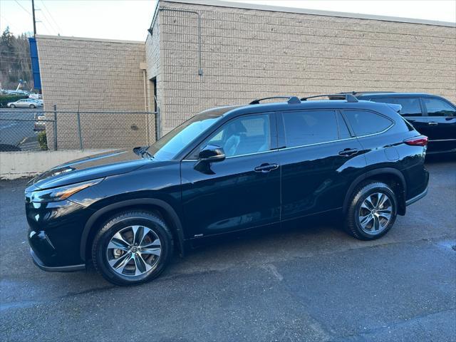 used 2022 Toyota Highlander Hybrid car, priced at $34,995