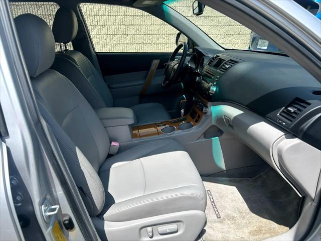 used 2008 Toyota Highlander Hybrid car, priced at $14,995