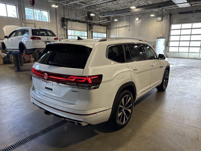 new 2025 Volkswagen Atlas car, priced at $53,688