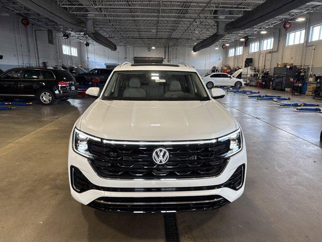 new 2025 Volkswagen Atlas car, priced at $53,688