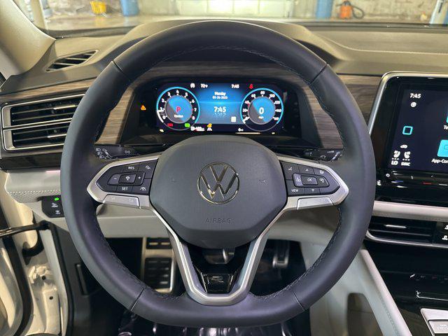 new 2025 Volkswagen Atlas car, priced at $53,688