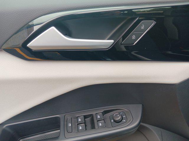 new 2025 Volkswagen Taos car, priced at $27,510