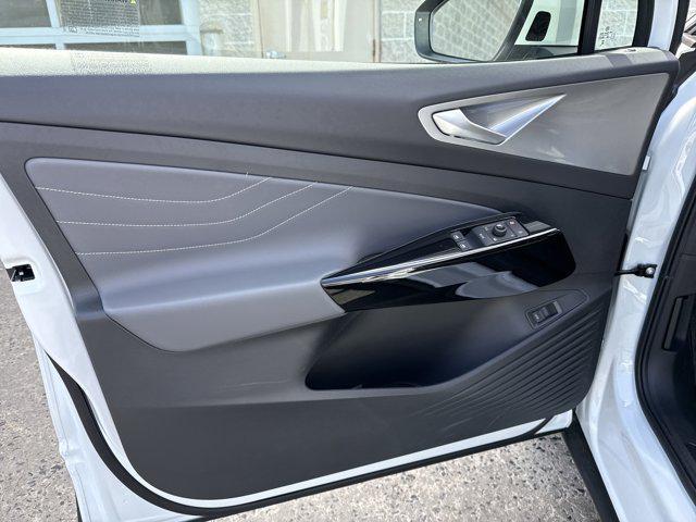 new 2025 Volkswagen ID.4 car, priced at $55,379