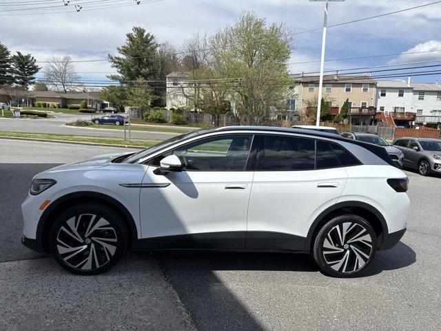 new 2025 Volkswagen ID.4 car, priced at $55,379