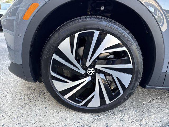 new 2025 Volkswagen ID.4 car, priced at $48,943
