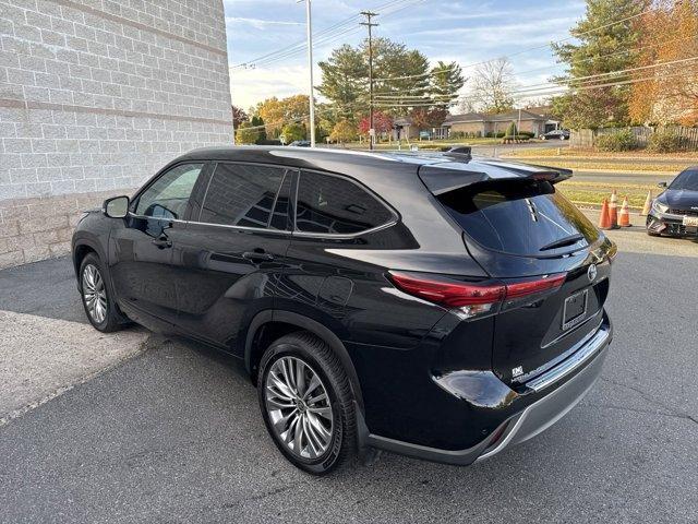 used 2021 Toyota Highlander car, priced at $36,499