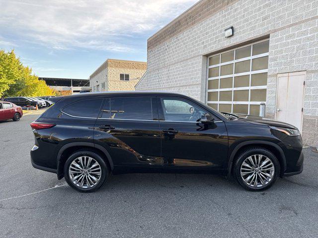 used 2021 Toyota Highlander car, priced at $34,399