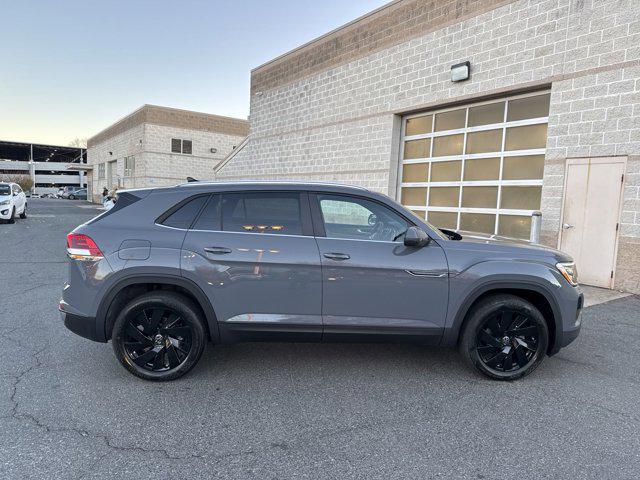 new 2025 Volkswagen Atlas Cross Sport car, priced at $44,418