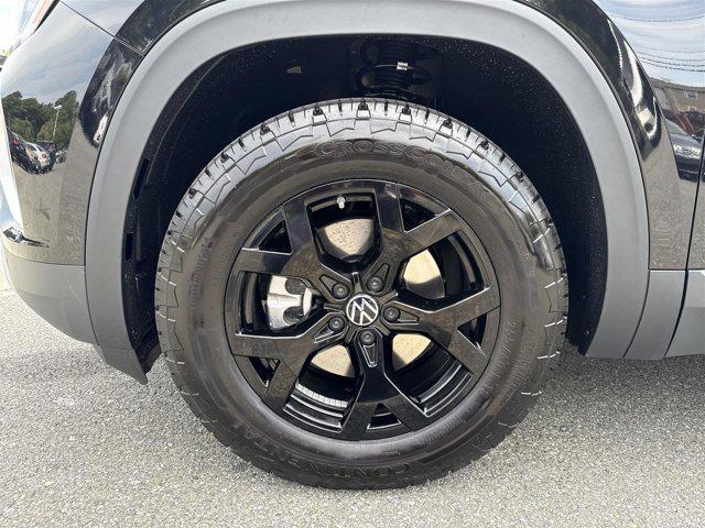 new 2025 Volkswagen Atlas car, priced at $39,513