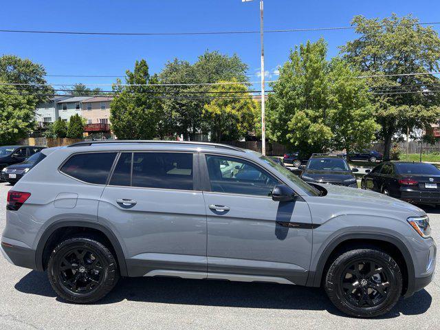 new 2024 Volkswagen Atlas car, priced at $44,780