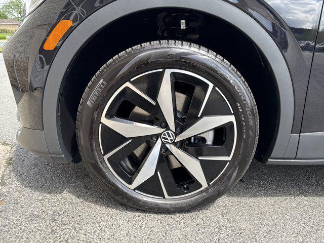 new 2025 Volkswagen ID.4 car, priced at $49,431