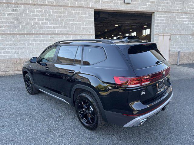 new 2025 Volkswagen Atlas car, priced at $46,101