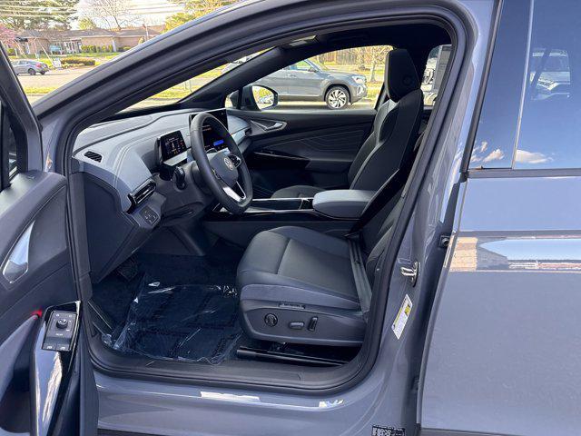 new 2025 Volkswagen ID.4 car, priced at $45,571