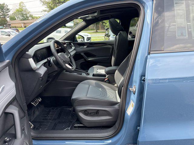 new 2025 Volkswagen Tiguan car, priced at $37,287