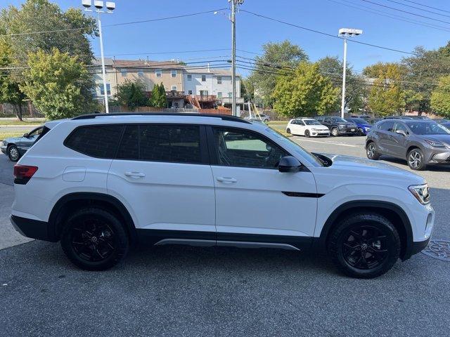 new 2024 Volkswagen Atlas car, priced at $41,308