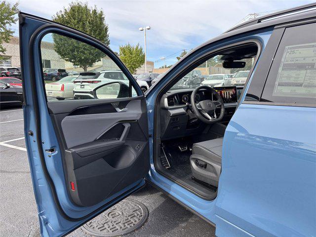 new 2025 Volkswagen Tiguan car, priced at $37,894
