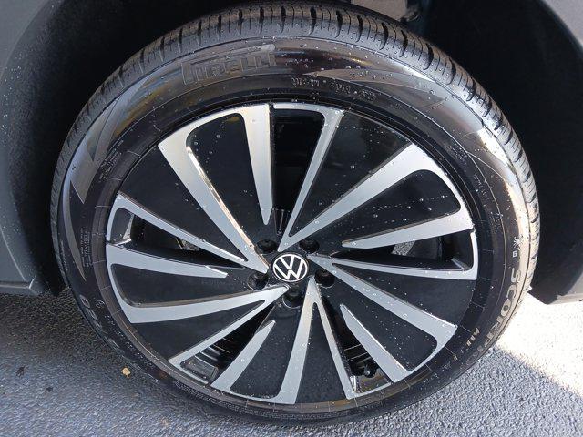 new 2025 Volkswagen ID.4 car, priced at $40,910