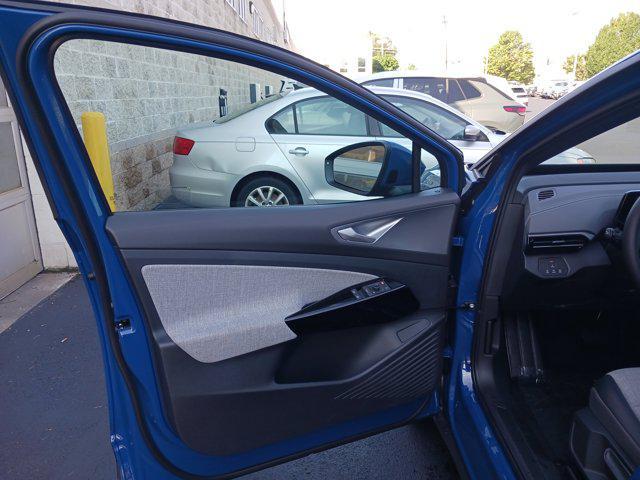 new 2025 Volkswagen ID.4 car, priced at $40,910
