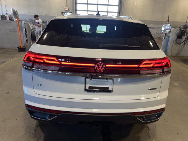 new 2024 Volkswagen Atlas Cross Sport car, priced at $37,077